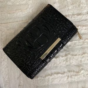 Brahmin lightly used wallet/crossbody